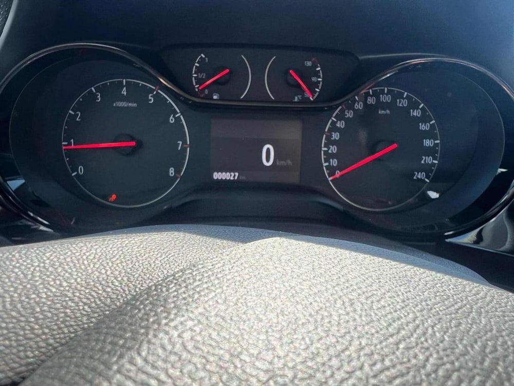 Opel Corsa nuova a Foggia (19)