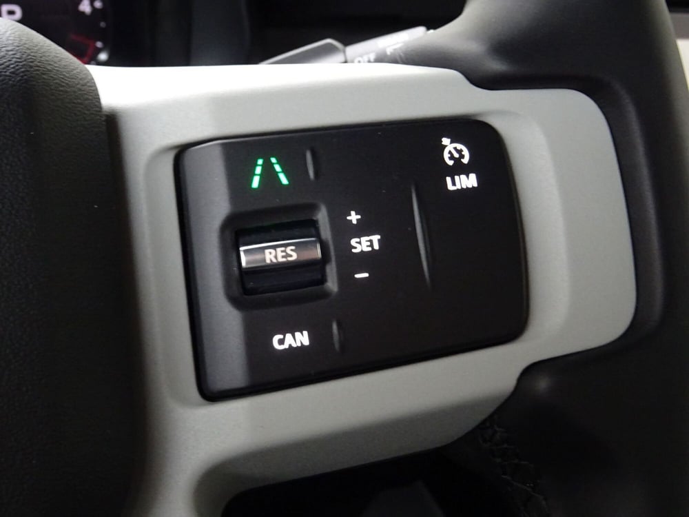 Land Rover Defender usata a Como (11)