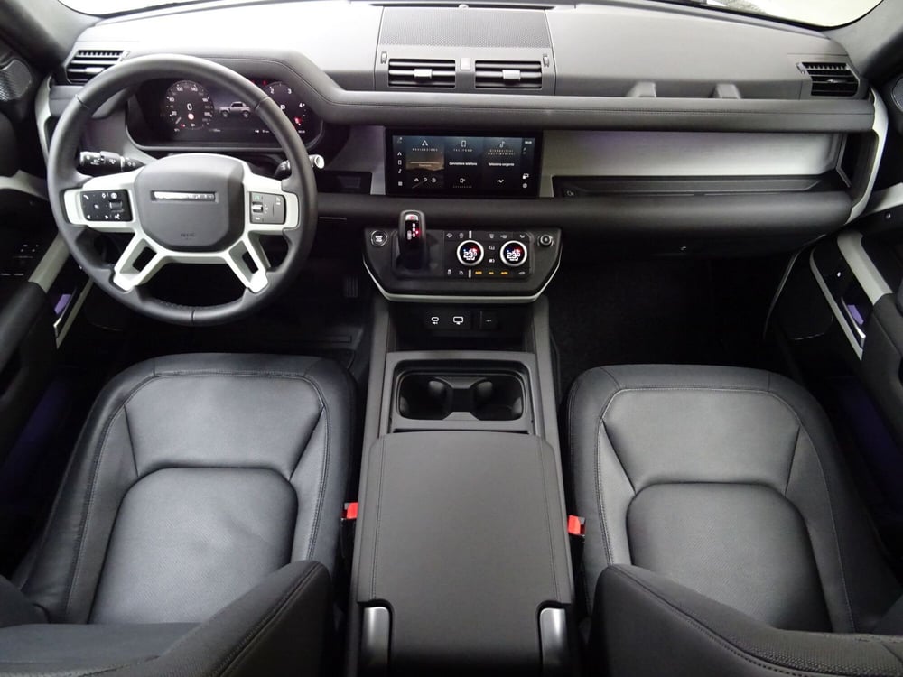 Land Rover Defender usata a Como (4)