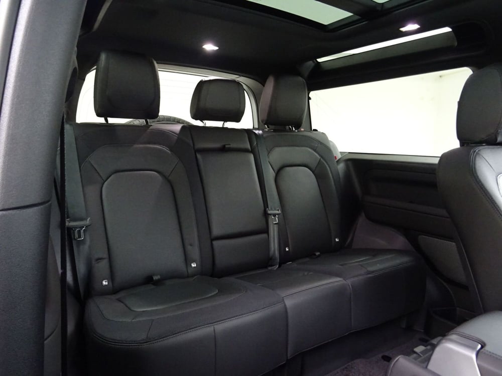 Land Rover Defender usata a Como (5)