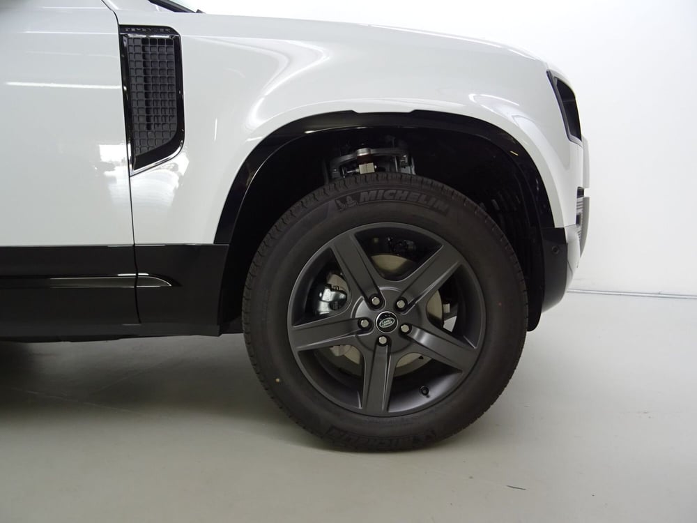 Land Rover Defender usata a Como (9)