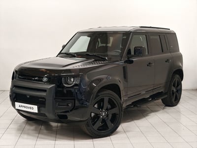 Land Rover Defender 110 3.0d i6 mhev X-Dynamic SE awd 200cv auto del 2023 usata a Novara