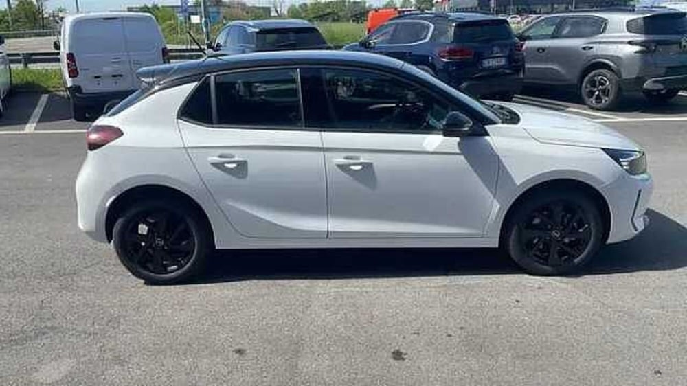 Opel Corsa nuova a Milano (5)