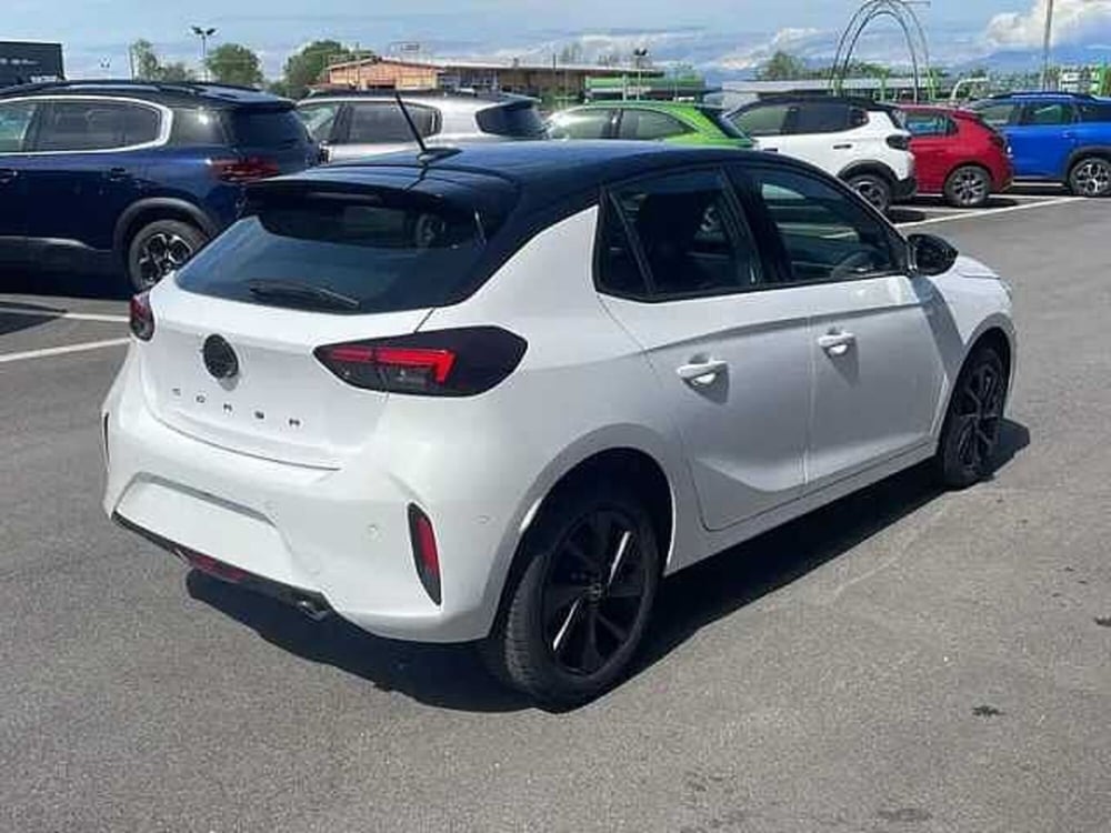 Opel Corsa nuova a Milano (6)