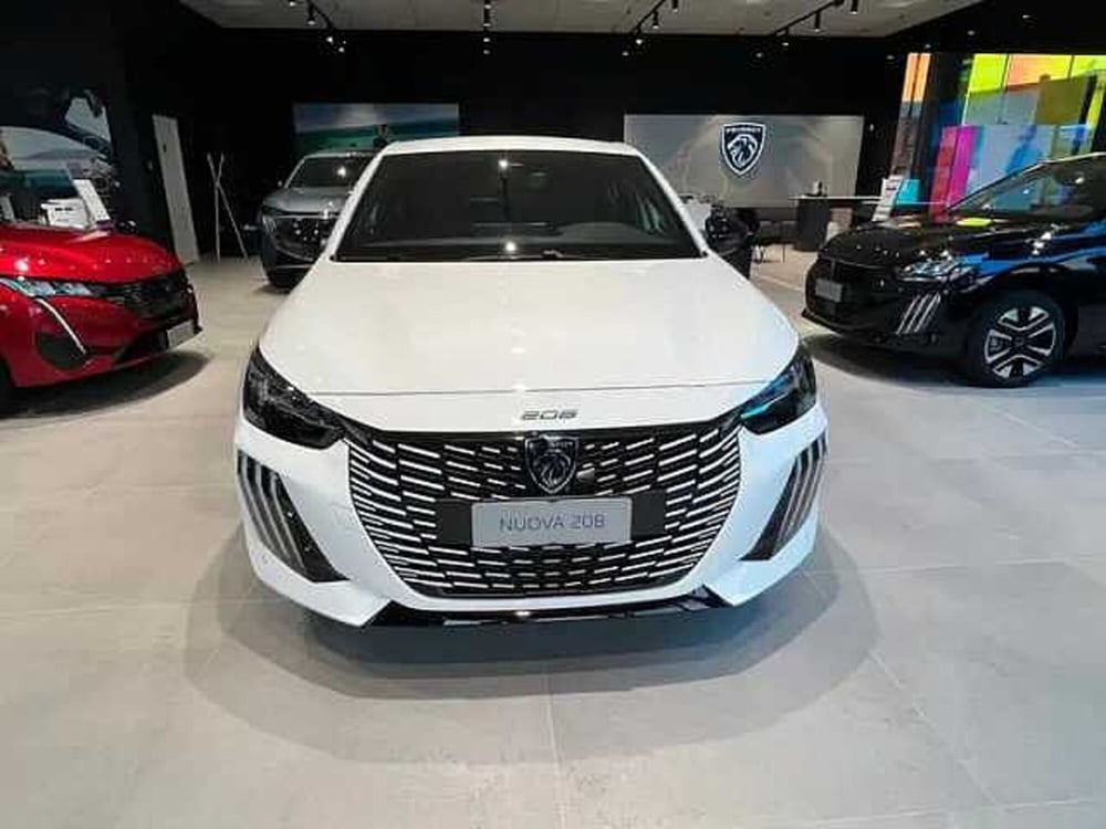 Peugeot 208 nuova a Milano (2)