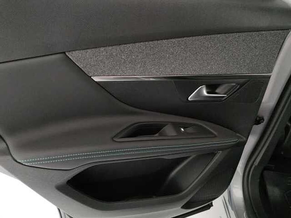 Peugeot 3008 nuova a Caserta (15)