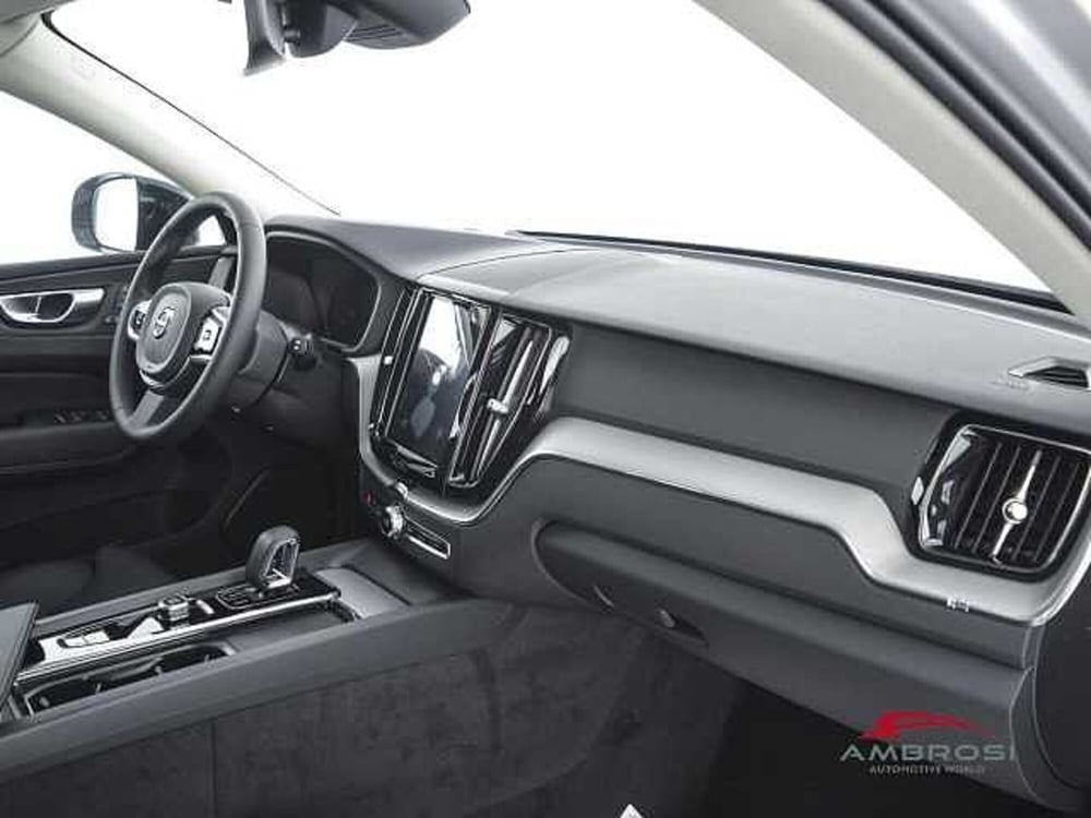 Volvo XC60 nuova a Perugia (12)