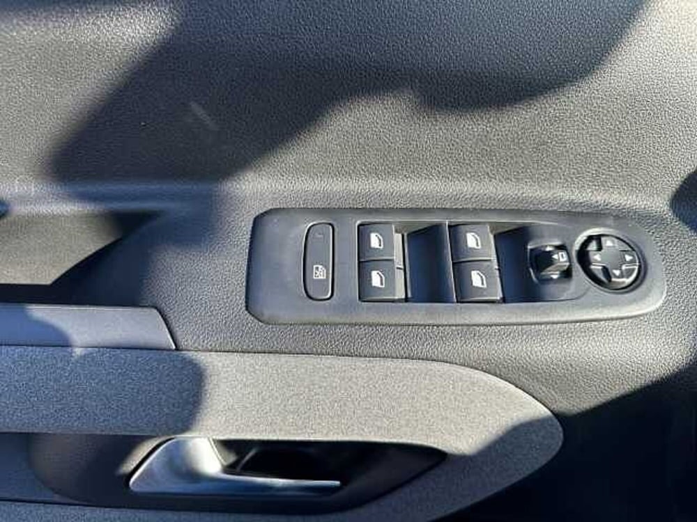 Peugeot Rifter nuova a Treviso (16)