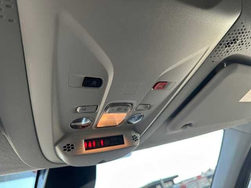 Peugeot Rifter nuova a Treviso (18)