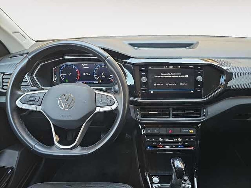 Volkswagen T-Cross usata a Lecco (9)