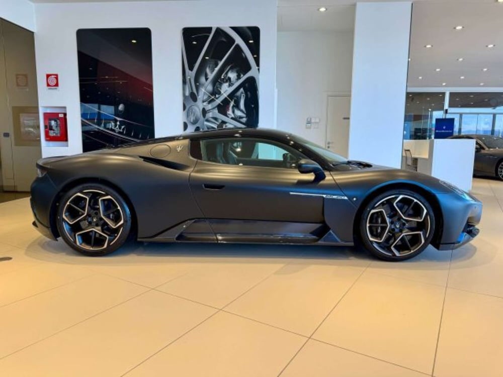Maserati MC20 nuova a Torino (5)