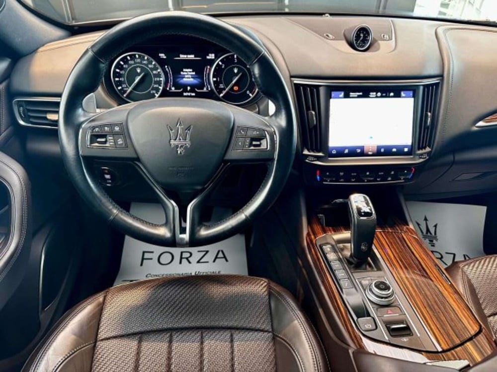 Maserati Levante usata a Torino (14)