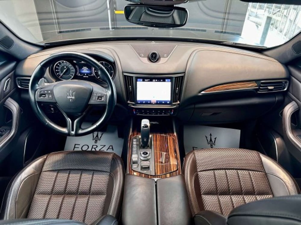 Maserati Levante usata a Torino (15)