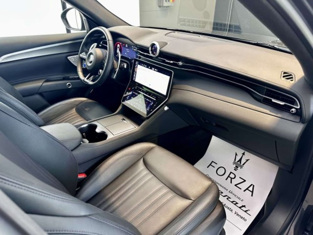 Maserati Grecale usata a Torino (12)