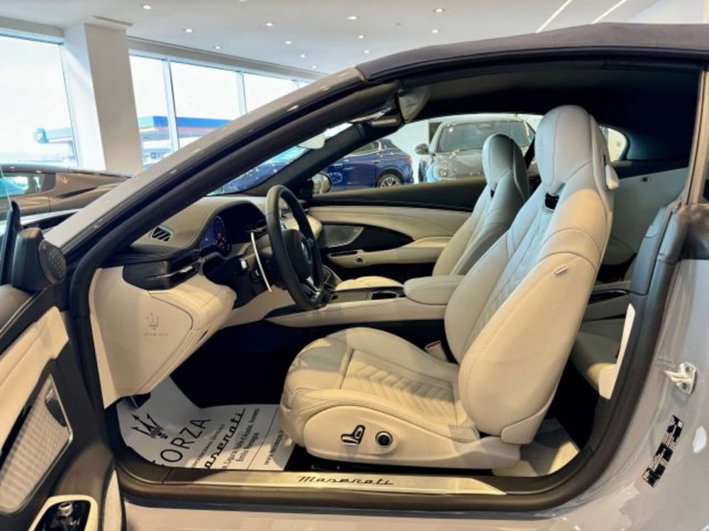 Maserati Grancabrio nuova a Torino (11)