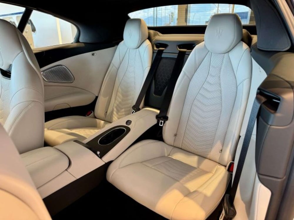 Maserati Grancabrio nuova a Torino (12)