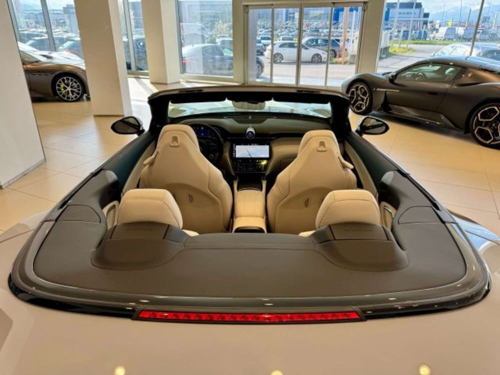 Maserati Grancabrio nuova a Torino (15)