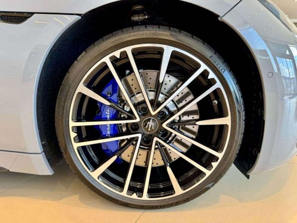 Maserati Grancabrio nuova a Torino (4)