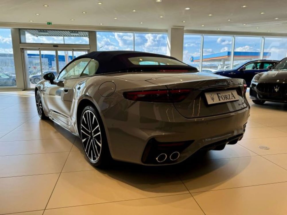 Maserati Grancabrio nuova a Torino (7)