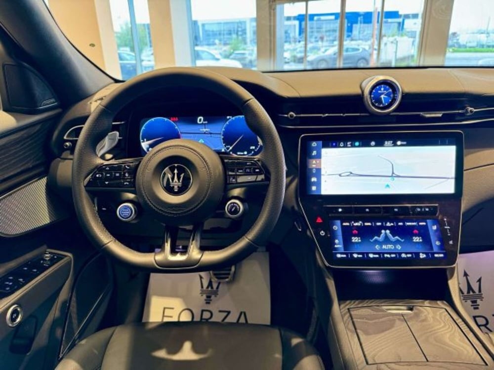 Maserati Grecale nuova a Torino (14)