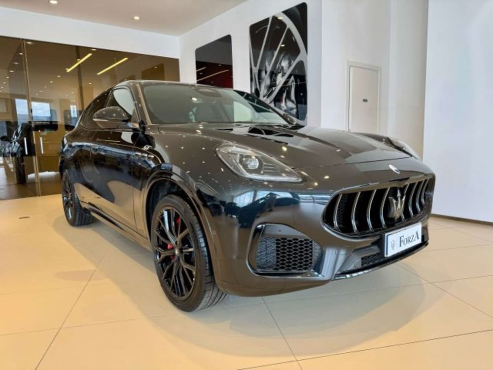 Maserati Grecale nuova a Torino (3)