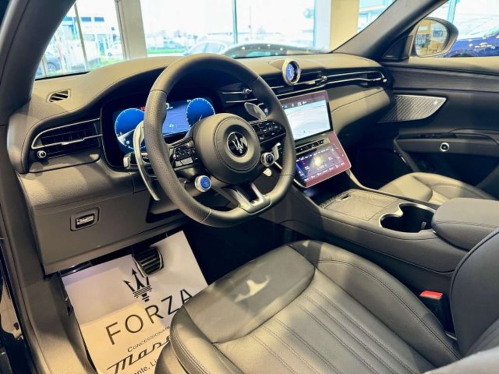 Maserati Grecale nuova a Torino (9)