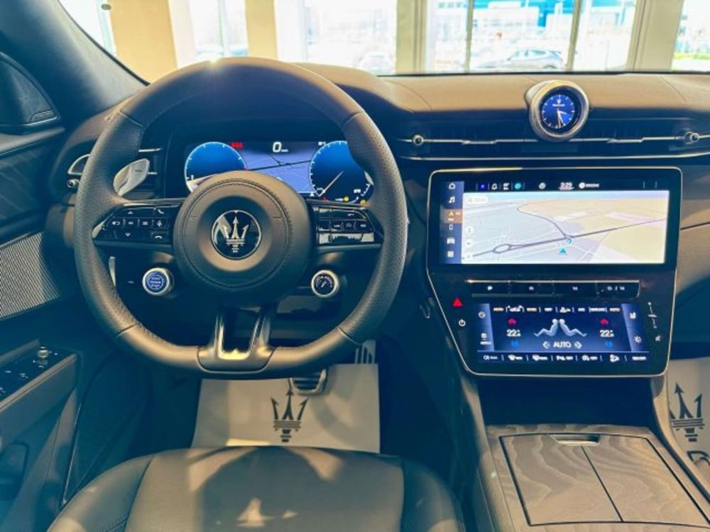Maserati Grecale nuova a Torino (14)