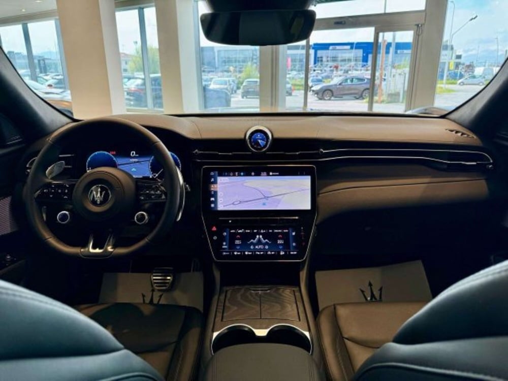 Maserati Grecale nuova a Torino (15)