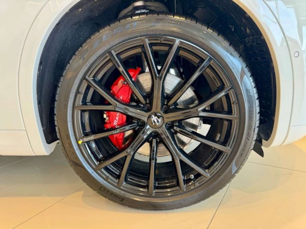 Maserati Grecale nuova a Torino (4)