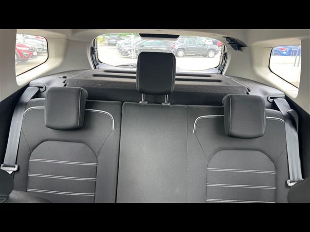 Dacia Duster usata a Padova (13)