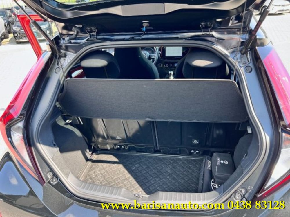 Toyota Aygo X usata a Treviso (8)