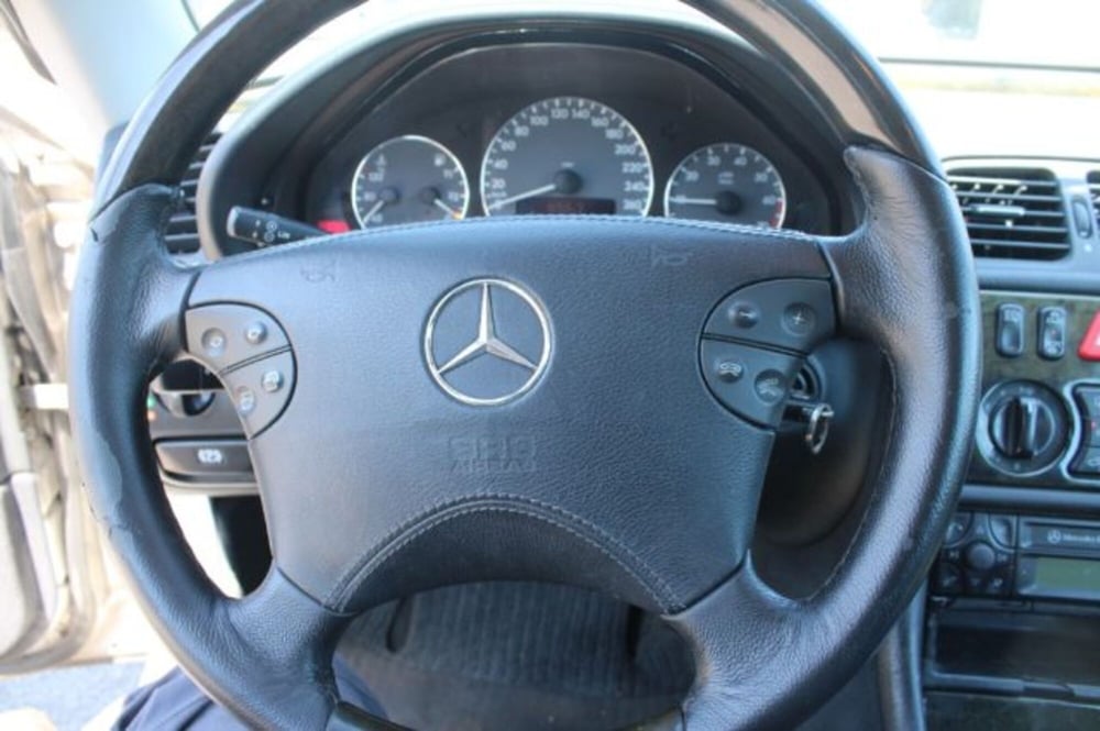 Mercedes-Benz CLK usata a Lecce (12)