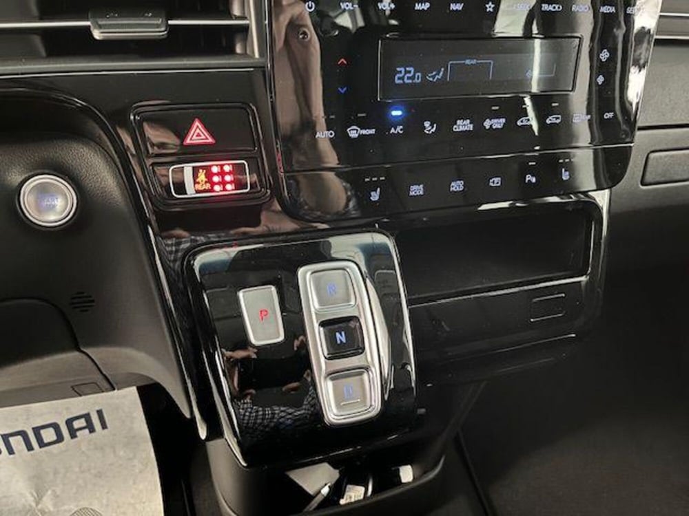 Hyundai Staria nuova a Verbano Cusio Ossola (18)