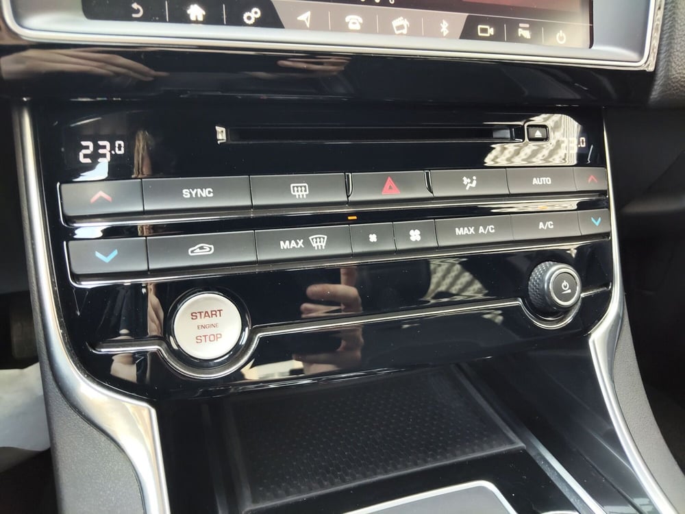 Jaguar XE usata a Modena (12)