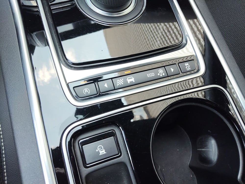 Jaguar XE usata a Modena (13)