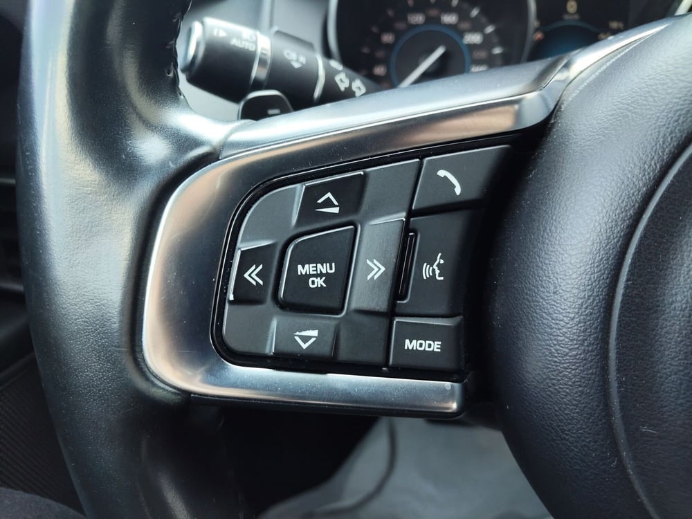 Jaguar XE usata a Modena (15)