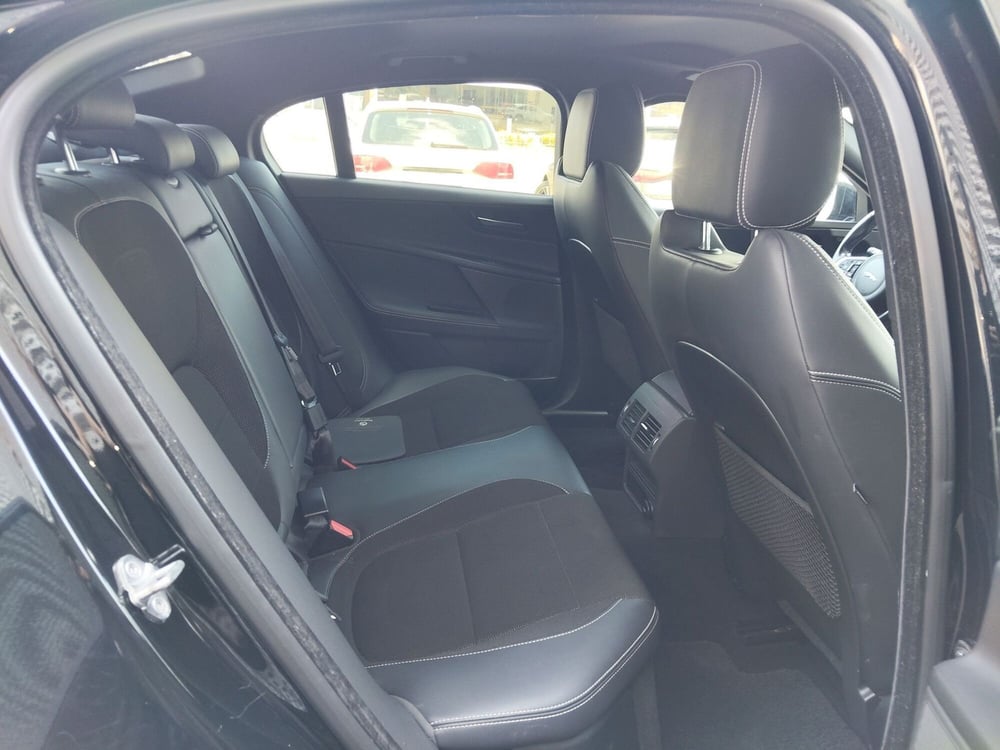 Jaguar XE usata a Modena (19)