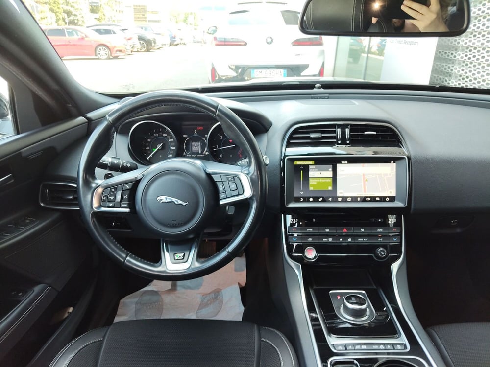 Jaguar XE usata a Modena (7)