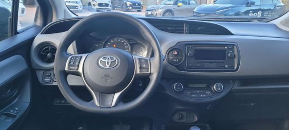 Toyota Yaris usata a Napoli (8)