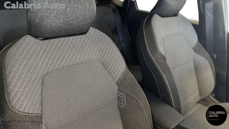 Renault Symbioz nuova a Reggio Calabria (11)