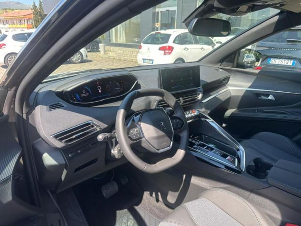 Peugeot 5008 nuova a Salerno (10)