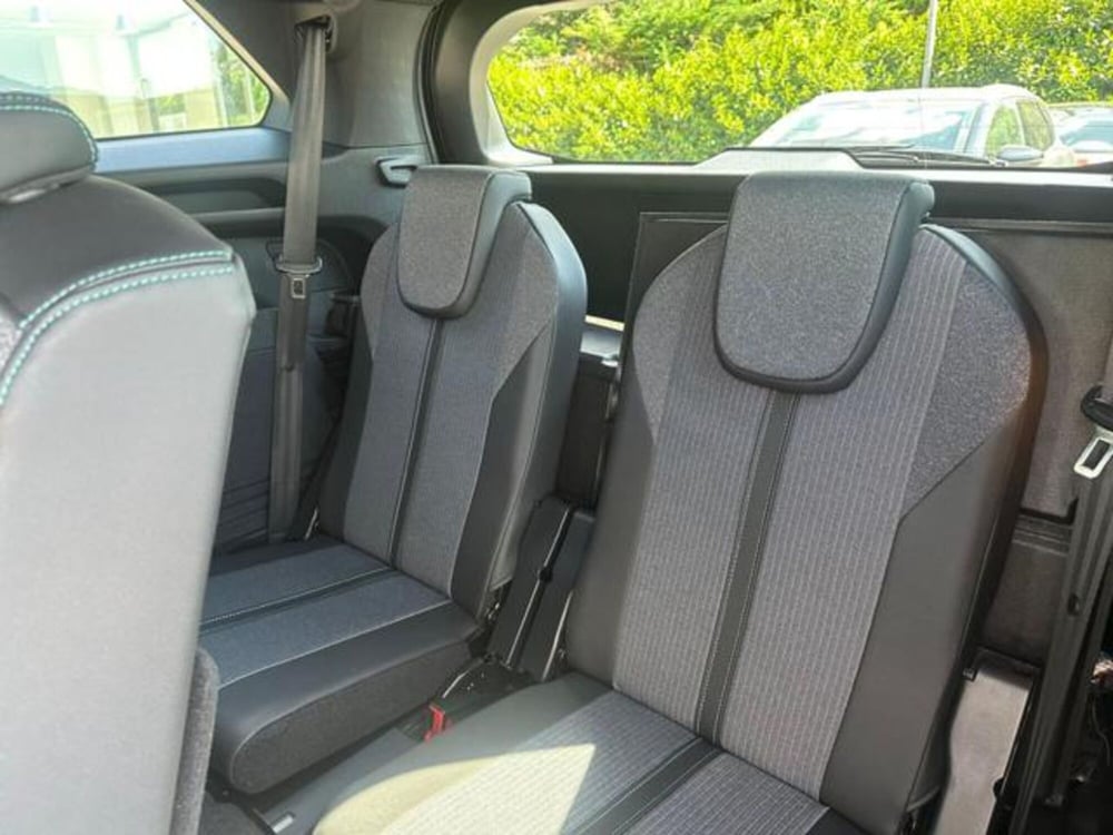 Peugeot 5008 nuova a Salerno (13)