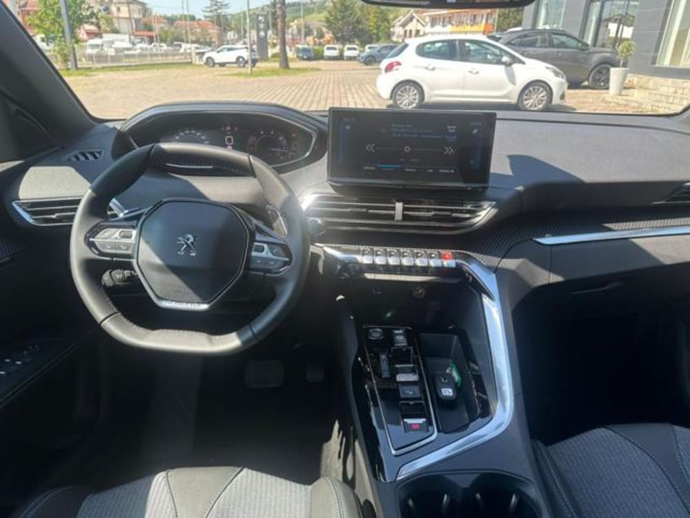 Peugeot 5008 nuova a Salerno (14)