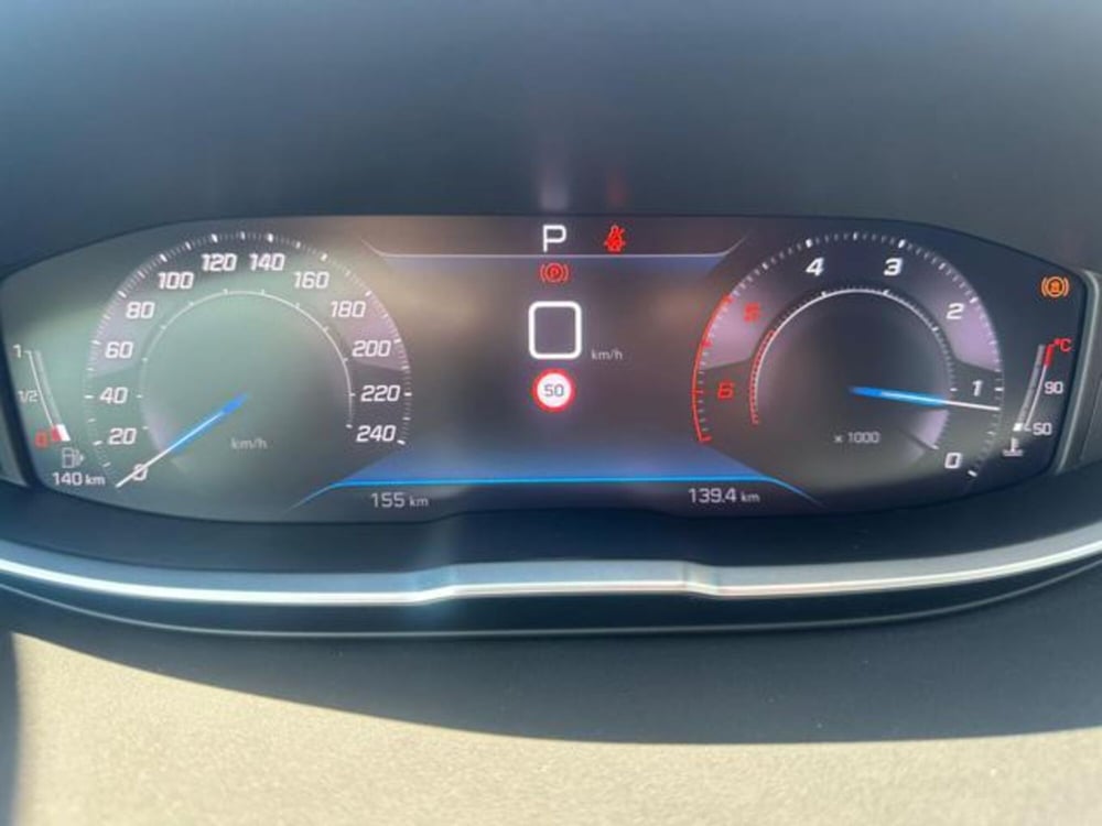 Peugeot 5008 nuova a Salerno (16)