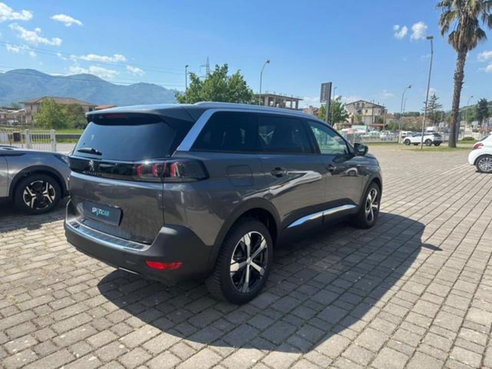Peugeot 5008 nuova a Salerno (4)