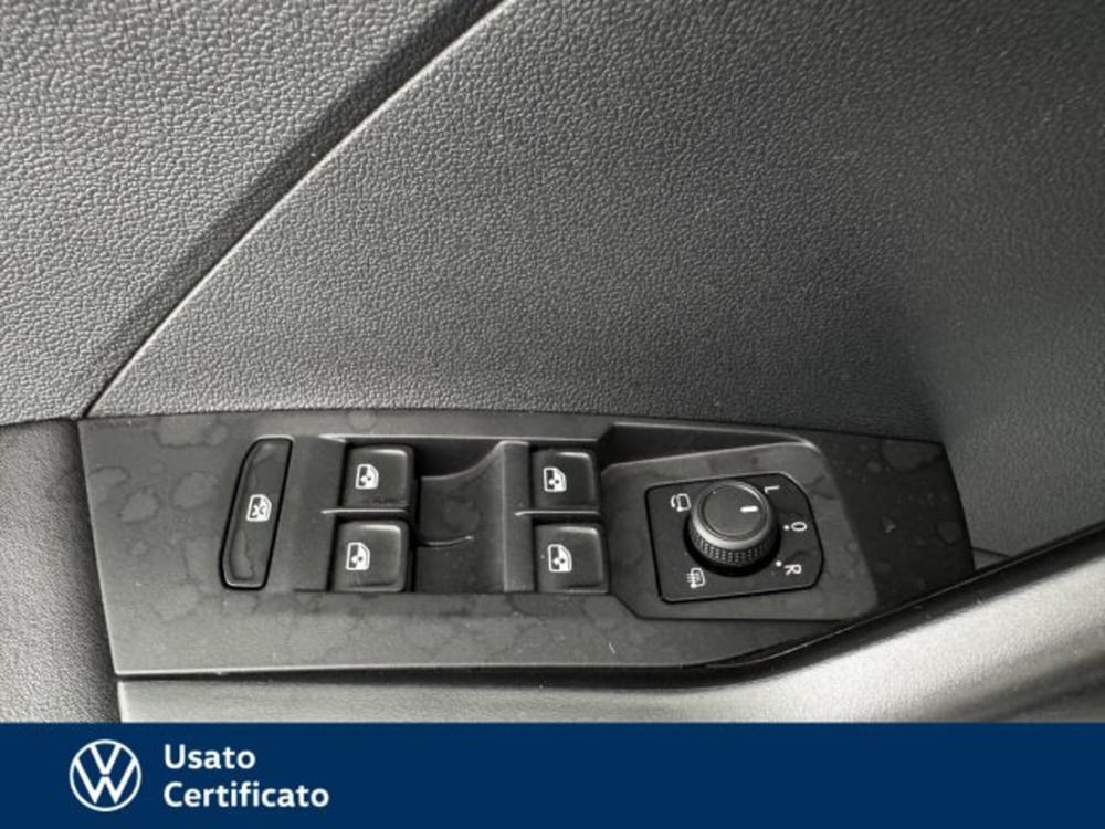 Volkswagen T-Cross usata a Vicenza (11)