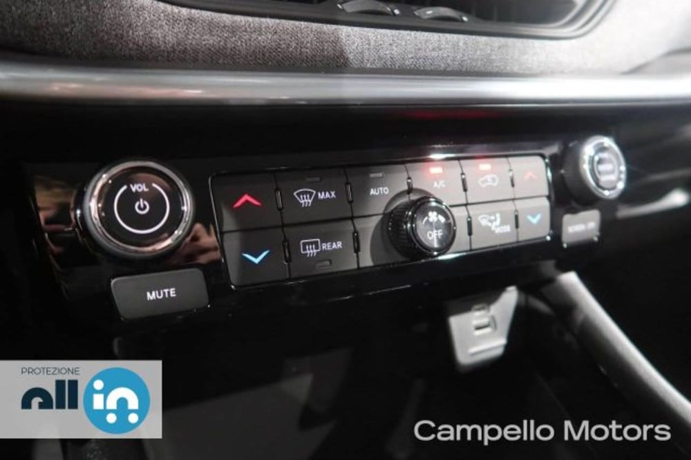 Jeep Compass nuova a Venezia (10)