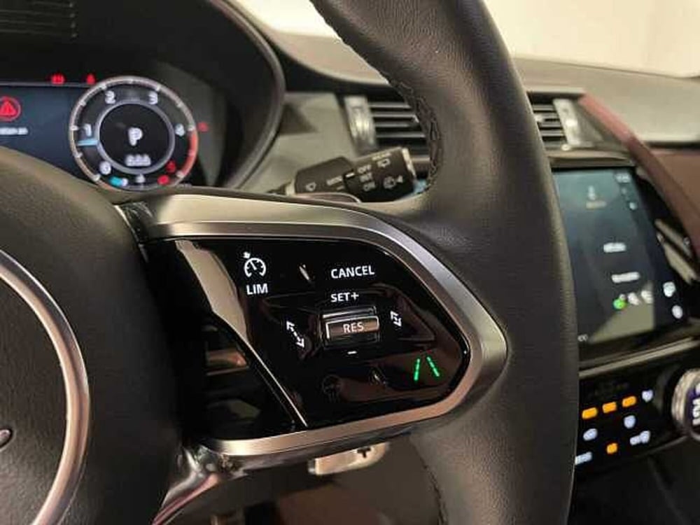Jaguar E-Pace usata a Bologna (19)