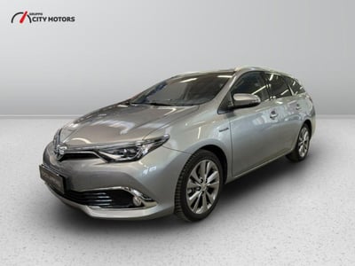 Toyota Auris Station Wagon 1.8 Hybrid Lounge del 2017 usata a Monza