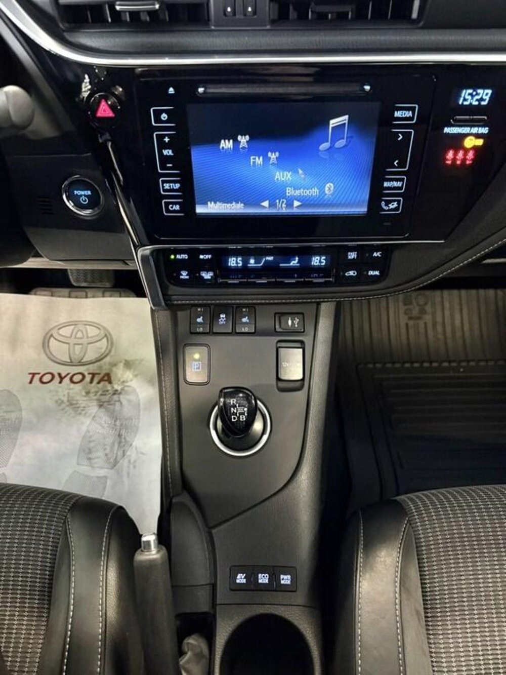Toyota Auris Station Wagon usata a Monza e Brianza (13)